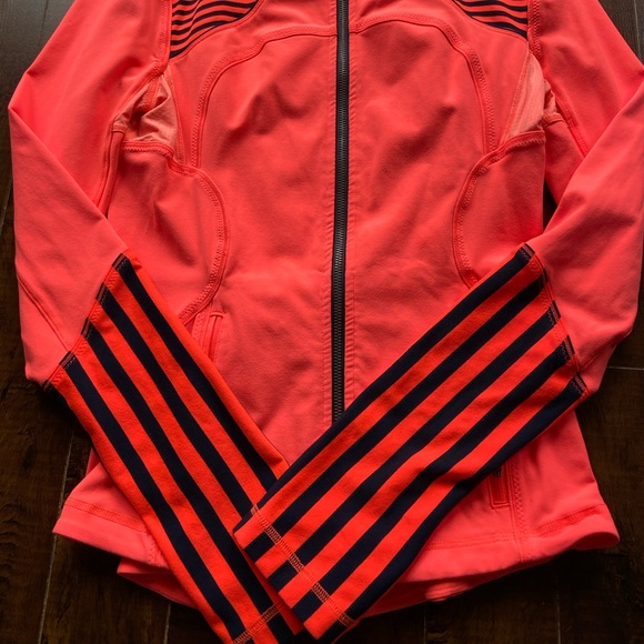 Lululemon - Picture 2 of 2